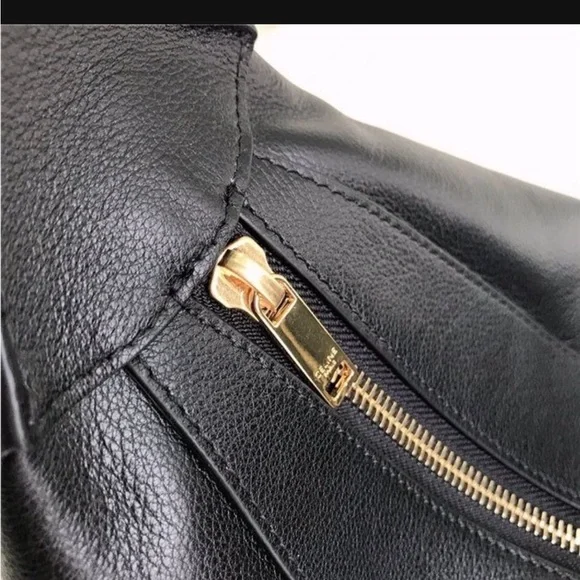 Elegant Black Leather Handbag - Picture 10 of 16